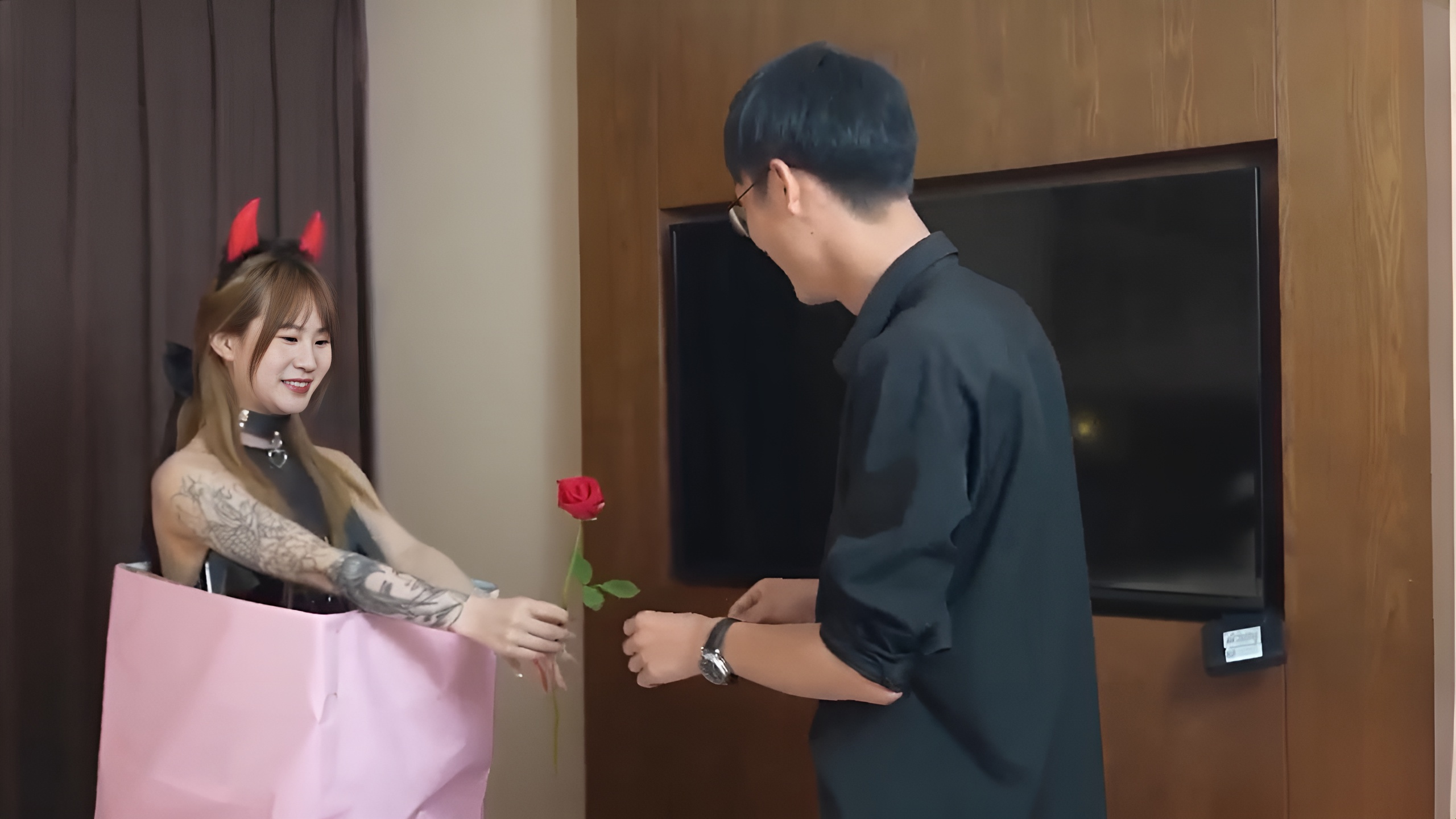 XKTC-046 ของขวัญเซอร์ไพรส์ให้น้องชายในวันเกิดของเขา
